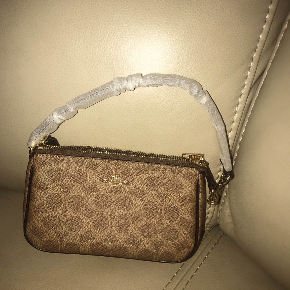 Coach Nolita 19 Signature Canvas